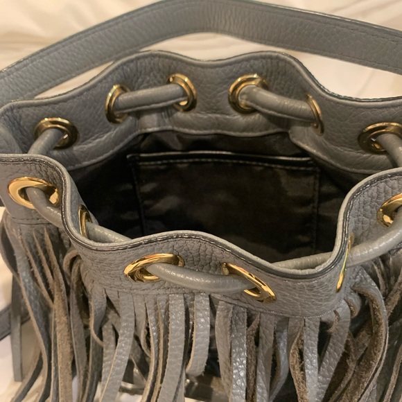 Mily Essex Fringe Small Drawstring Bucket Cross Body Bag
Grey LIKE NEW - Picture 7 of 8